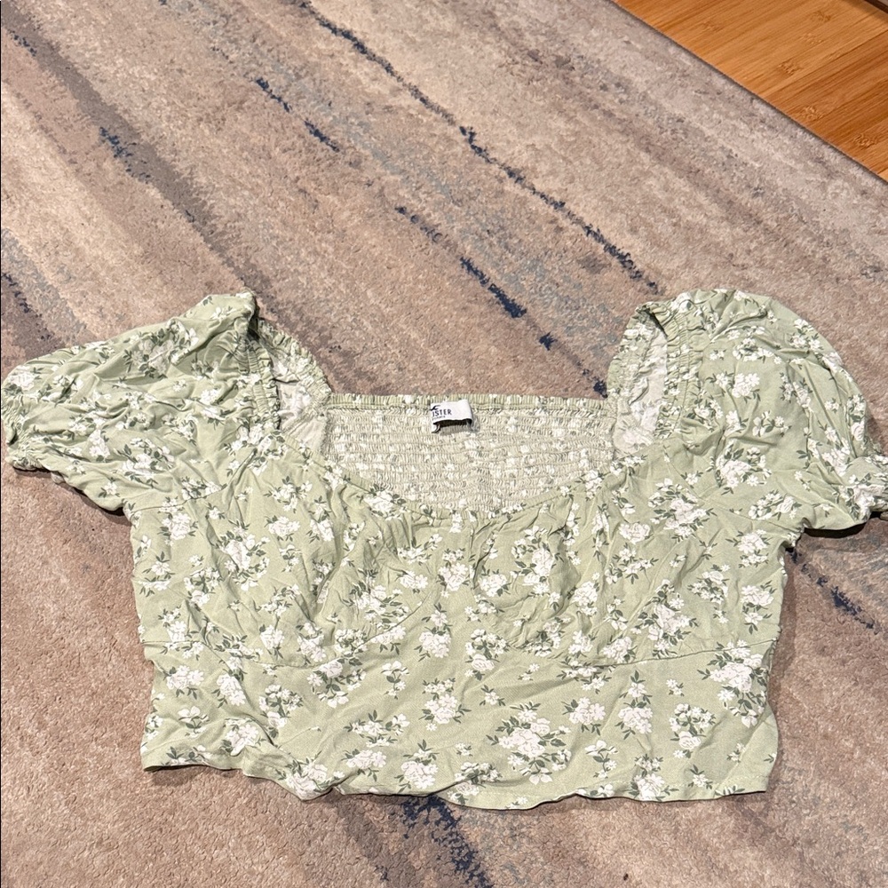 Hollister Light Green Floral Puff Sleeve Top